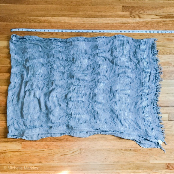 Gray Scarf - Picture 2 of 3